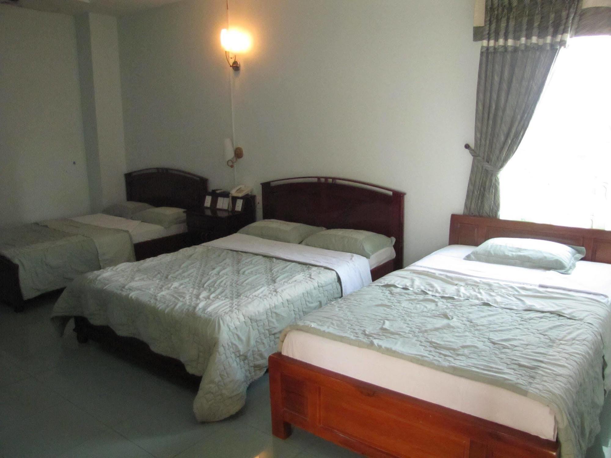 Golden Gate 1 Hotel Дананг Екстериор снимка